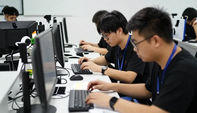 珠海康成跃科技有限公司探索技术未来方向